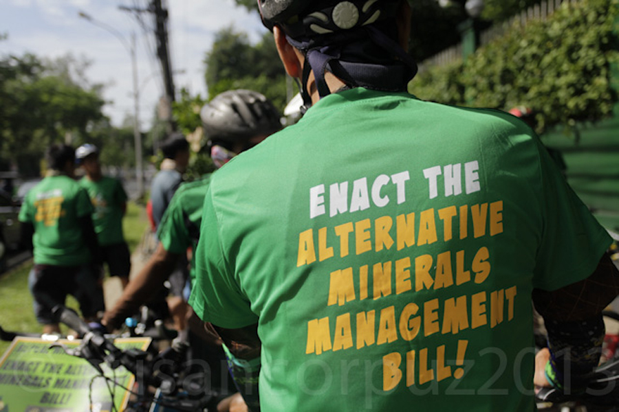 [Featured Photo] Sikad Padyak Laban sa Mining Act of 1995 Photo by Susan Corpuz of&nbsp;Lilak
