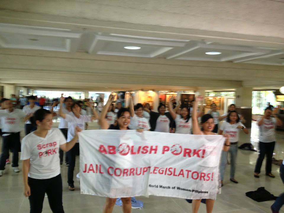 [Featured Video] Women’s Flashmob in Congress: Jail the Corrupt Lawmakers! by Clydie&nbsp;Pasia/CATWAP