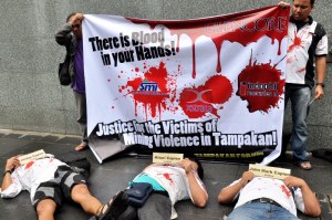 Tampakan Forum protest at SMI office in Makati. Photo by Romel De Vera